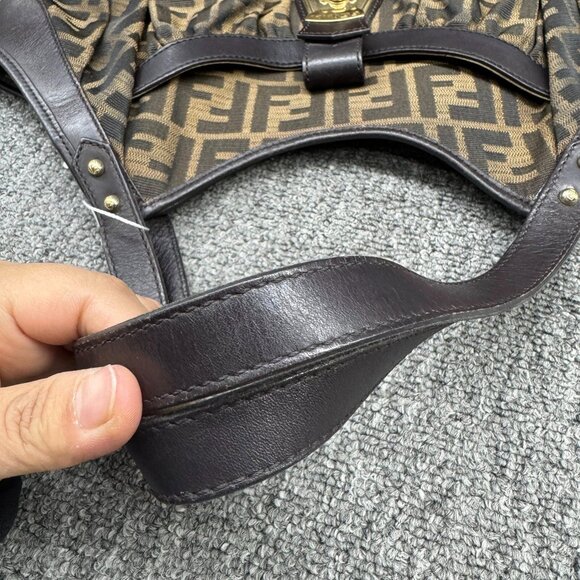 Authentic Fendi Leather Tote Bag lux318-110425 - Picture 13 of 15